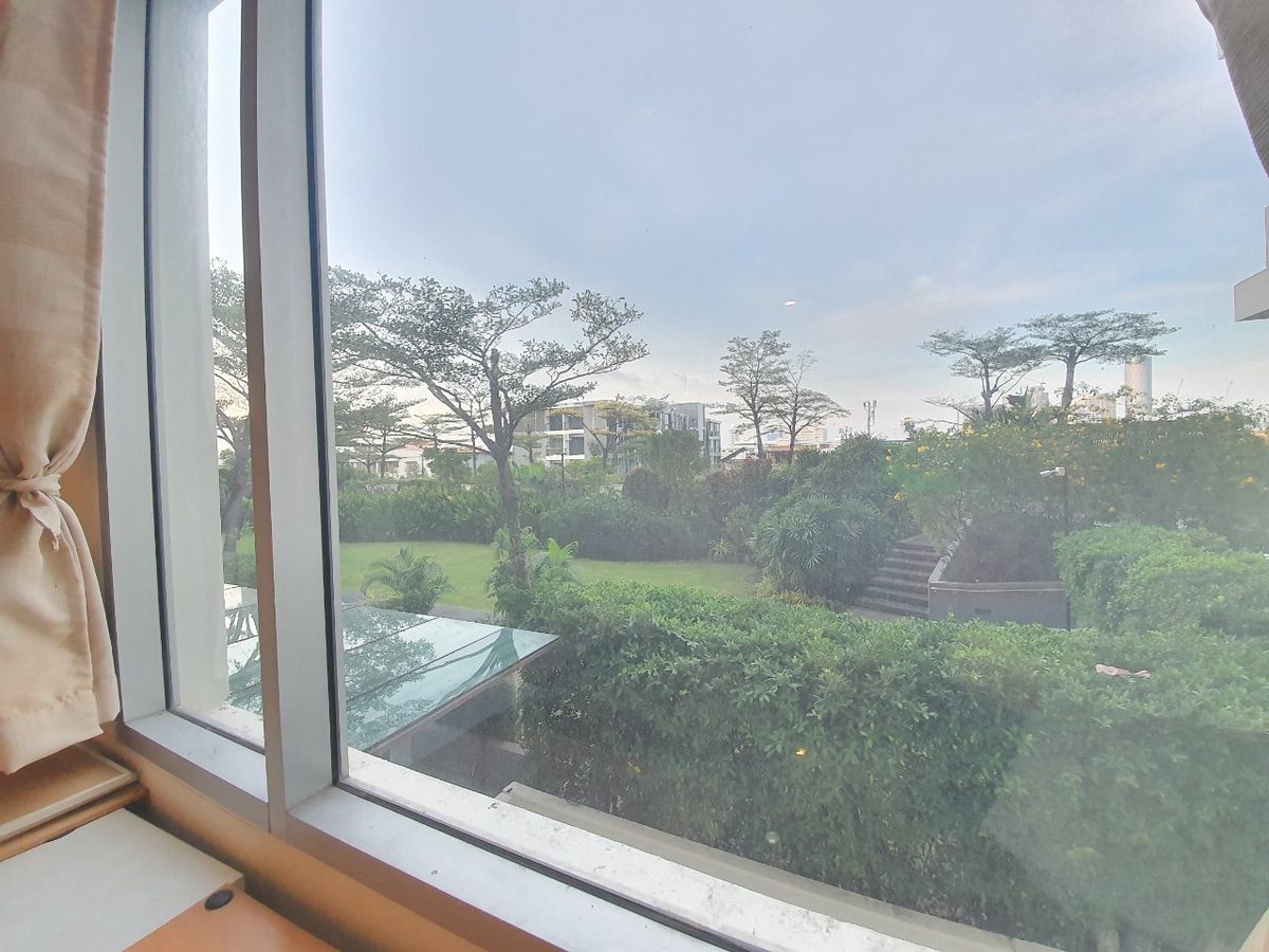 ขายคอนโดวงเวียนใหญ่ เจริญนคร : ขายคอนโด Villa Sathorn ( วิลล่า สาทร ) ติดรถไฟฟ้า BTS กรุงธนบุรี ( วิวสวน )