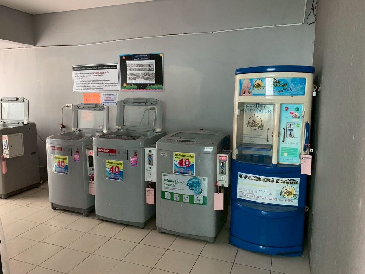 For SaleCondoSapankwai,Jatujak : Intro Yothin Condo for sale, large room 75.64 sqm. 2 bedrooms with a city view, convenient to travel in the middle of Phayathai near the train.