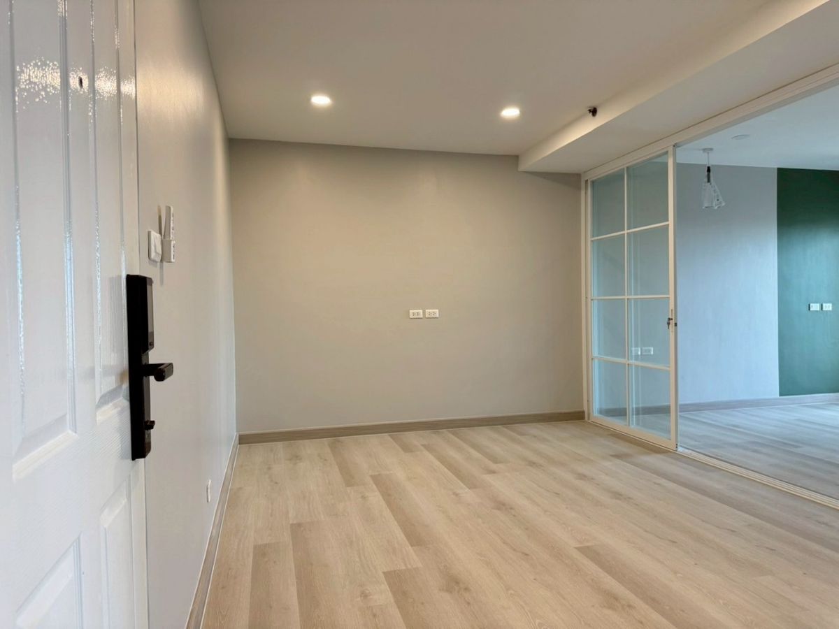 For SaleCondoPattanakan, Srinakarin : Supalai Park Srinakarin Condo for sale, near Sri Udom Line