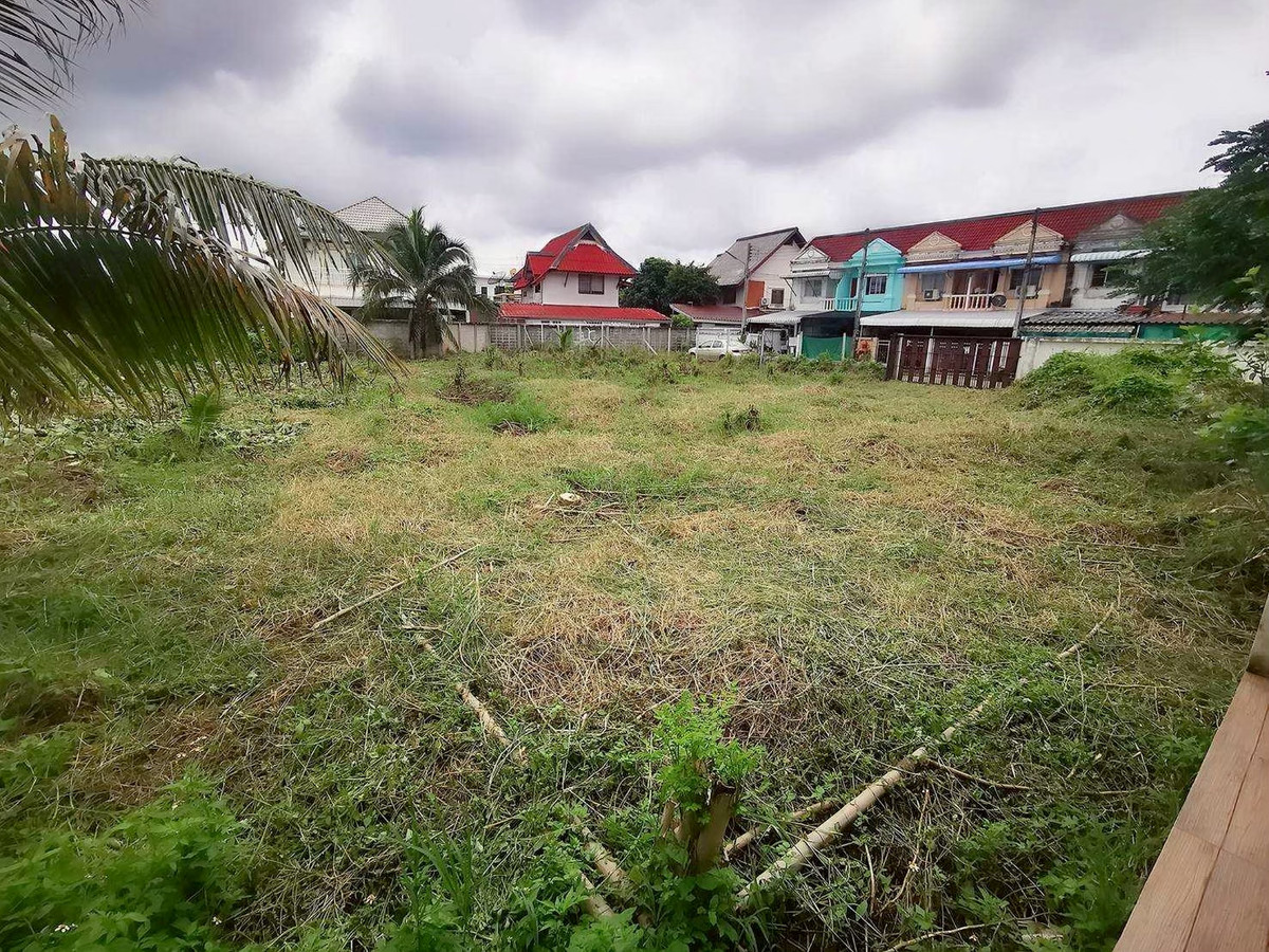 For SaleLandChiang Mai : Land for sale, gold location In the heart of the business district and community, size 231 square wah, Fah Ham Subdistrict, Mueang Chiang Mai District, Chiang Mai Province