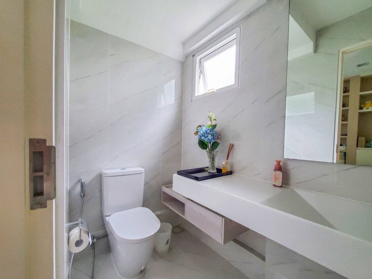 ขายบ้านลาดกระบัง สุวรรณภูมิ : ขายบ้านเดี่ยว 2 ชั้น หมู่บ้านมัณฑนา มอเตอร์เวย์-กรุงเทพกรีฑาตัดใหม่ ลาดกระบัง กรุงเทพ