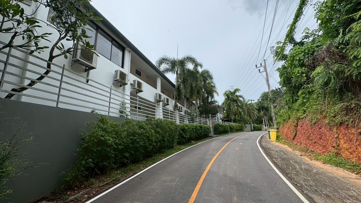 For SaleHotel&Apartment BusinessPhuket : Sell ​​Ananda Place Resort, Ko Kaew, Mueang District, Phuket Province, with another 1 rai of empty land, a total area of ​​more than 2 and a half rai.