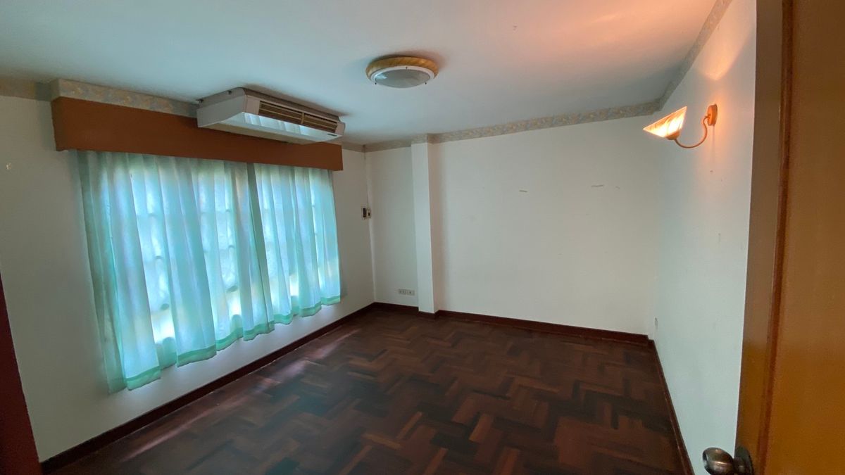 บ้านแจ้งวัฒนะ เมืองทอง : ขายและให้เช่า หมู่บ้านสายลม ถนนแจ้งวัฒนะ ตำบลปากเกร็ด อำเภอปากเกร็ด จังหวัดนนทบุรี