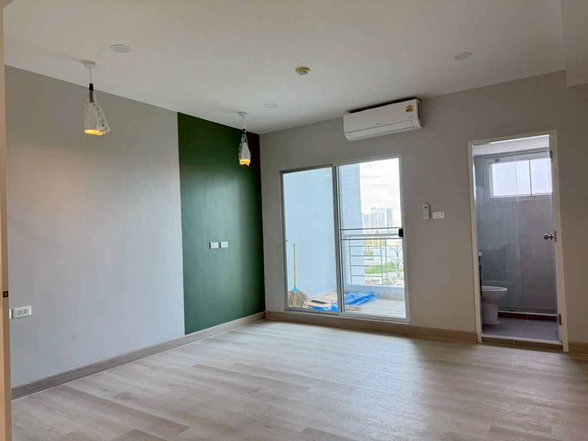 For SaleCondoPattanakan, Srinakarin : Supalai Park Srinakarin Condo for sale, near Sri Udom Line