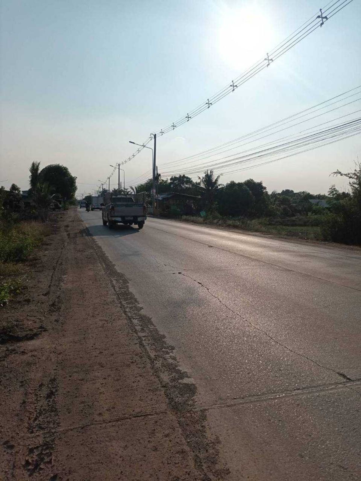 ขายที่ดินปทุมธานี รังสิต ธรรมศาสตร์ : ขายที่ดินเปล่า เป็นพื้นที่สีม่วง (เยื้อง อบต.ลำลูกกา) เหมาะกับการสร้างโรงงาน ขนาด 34-3-3.2 ไร่ ลำลูกกาคอลง 8 ปทุมธานี