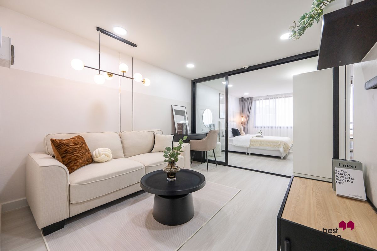 For SaleCondoPattanakan, Srinakarin : 🚆 Vivid Tower Condo for sale near ARL and MRT Hua Mak is easy to travel to the city.