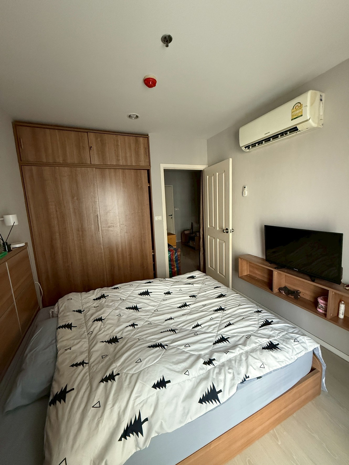 ให้เช่าคอนโดพระราม 9 เพชรบุรีตัดใหม่ RCA : ⚡️Flash Deal⚡️ Aspire rama9 โครงการใกล้เซ็นทรัลพระราม9 Mrt rama9 💫 32 Sqm 14,000 บาทถูกสุดในตลาด สนใจติดต่อพัตเตอร์ 0928895628