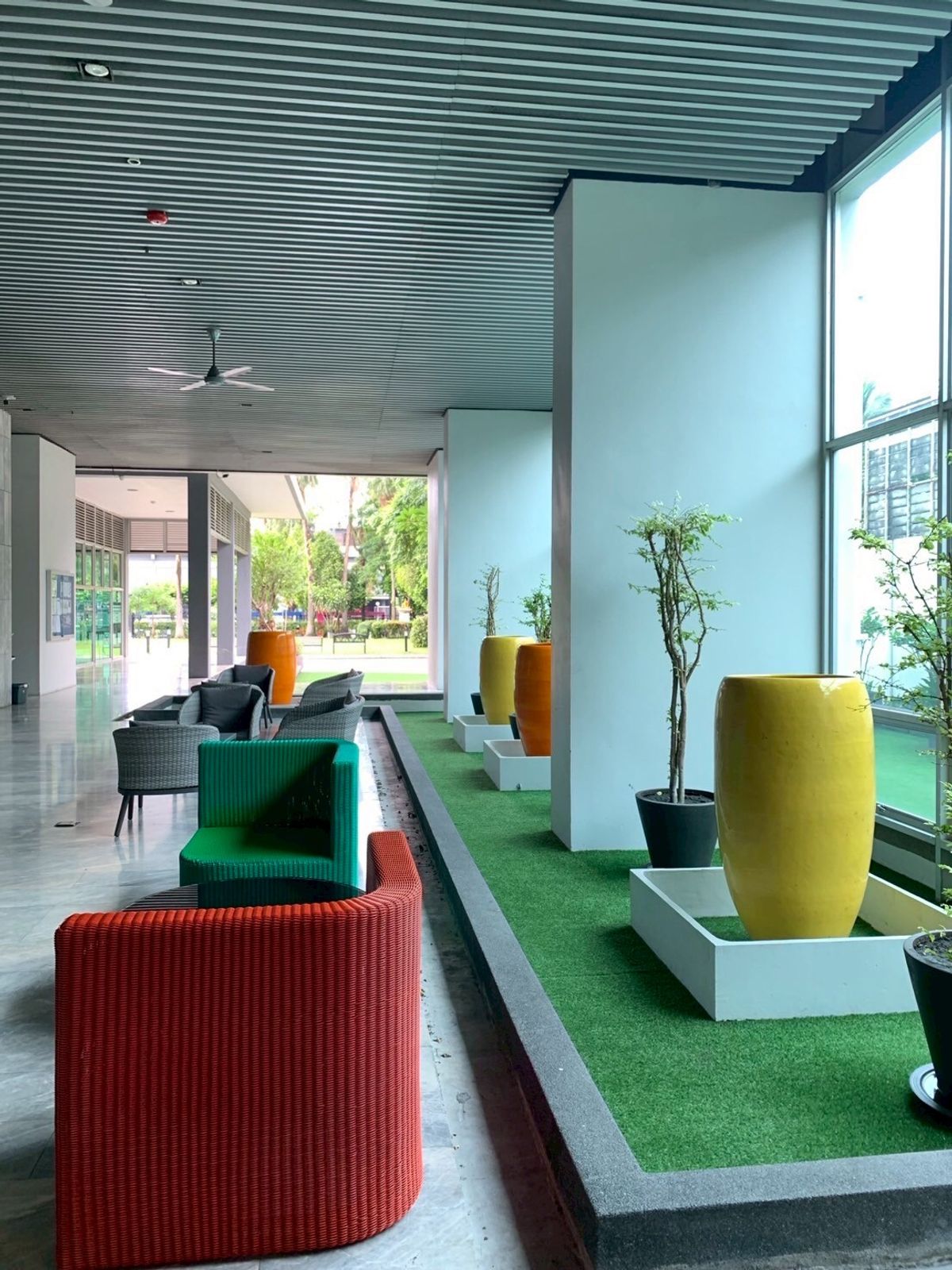 For SaleCondoSapankwai,Jatujak : Intro Yothin Condo for sale, large room 75.64 sqm. 2 bedrooms with a city view, convenient to travel in the middle of Phayathai near the train.