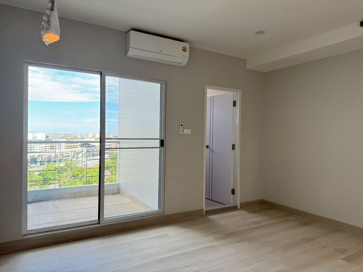 For SaleCondoPattanakan, Srinakarin : Supalai Park Srinakarin Condo for sale, near Sri Udom Line