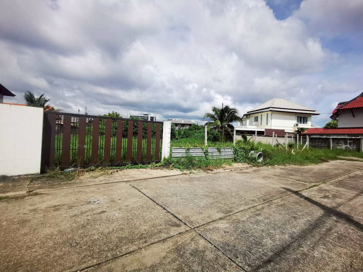 For SaleLandChiang Mai : Land for sale, gold location In the heart of the business district and community, size 231 square wah, Fah Ham Subdistrict, Mueang Chiang Mai District, Chiang Mai Province