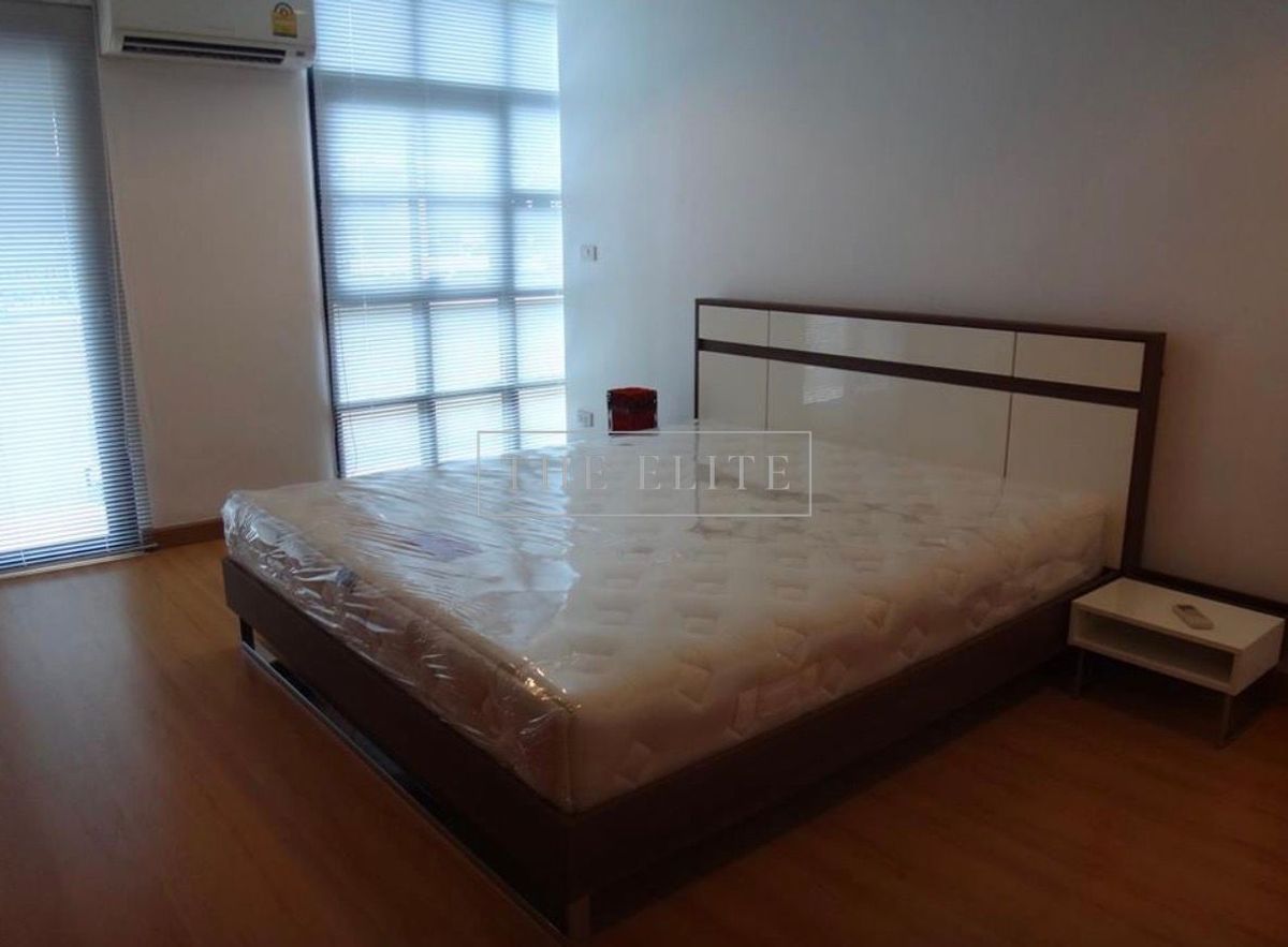 For RentCondoSilom, Saladaeng, Bangrak : ✨ Big condo in the heart of Sathorn-Silom Anyone looking for a rental room, dont miss it 💯