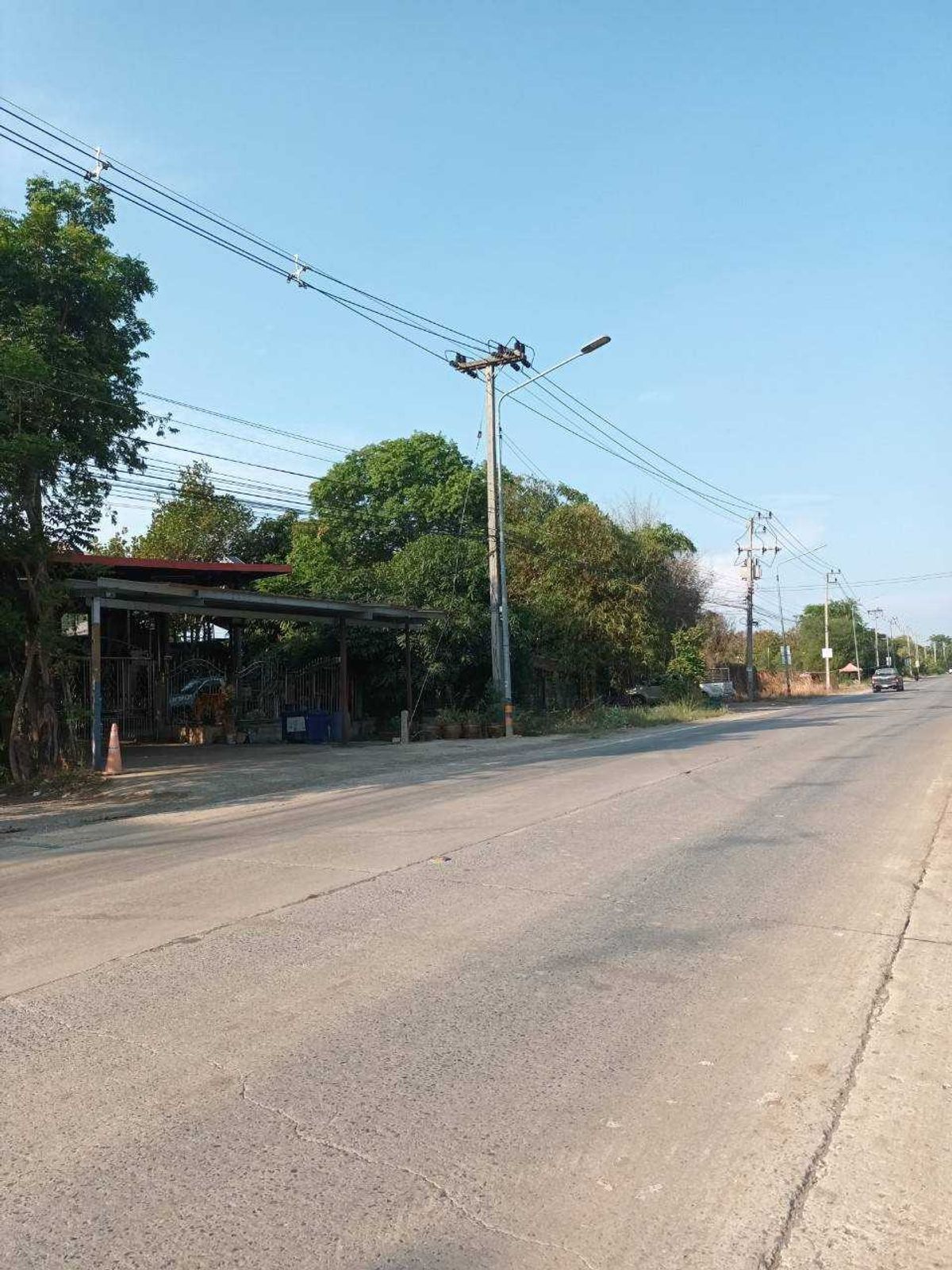 ขายที่ดินปทุมธานี รังสิต ธรรมศาสตร์ : ขายที่ดินเปล่า เป็นพื้นที่สีม่วง (เยื้อง อบต.ลำลูกกา) เหมาะกับการสร้างโรงงาน ขนาด 34-3-3.2 ไร่ ลำลูกกาคอลง 8 ปทุมธานี