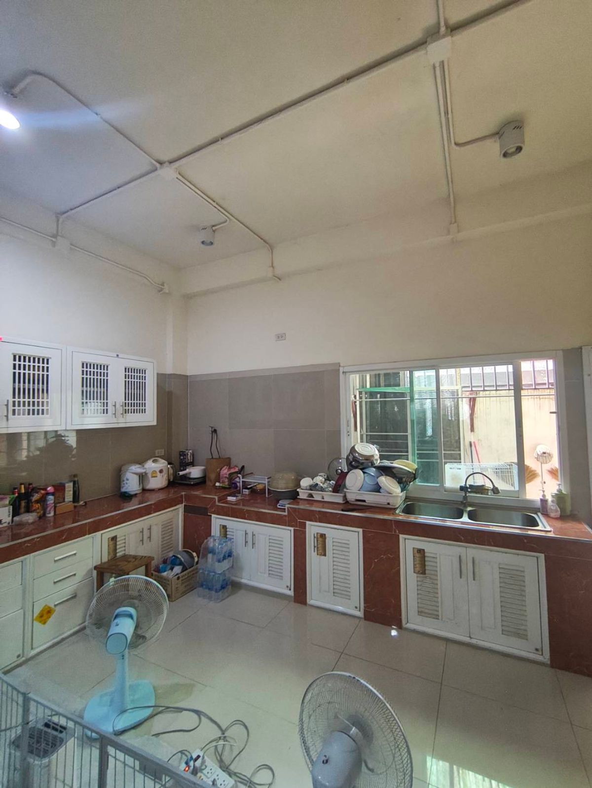 ขายทาวน์โฮมลาดพร้าว เซ็นทรัลลาดพร้าว : ขายทาวน์โฮม 3 ชั้น บ้านบดินทร์ เอ็กซ์คลูซีฟ ลาดพร้าว 112 ใกล้รถไฟฟ้าสายสีเหลือง