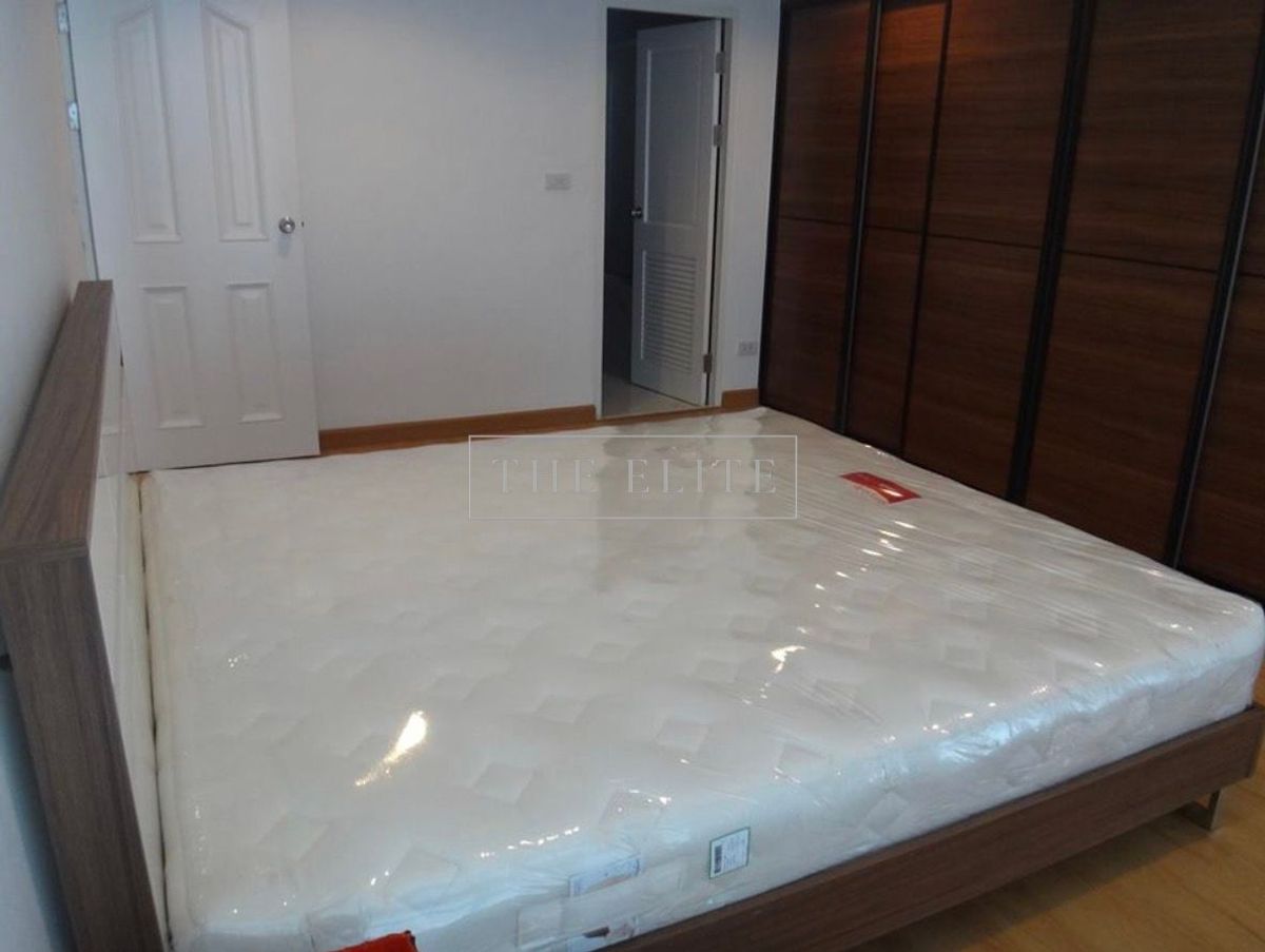 For RentCondoSilom, Saladaeng, Bangrak : ✨ Big condo in the heart of Sathorn-Silom Anyone looking for a rental room, dont miss it 💯