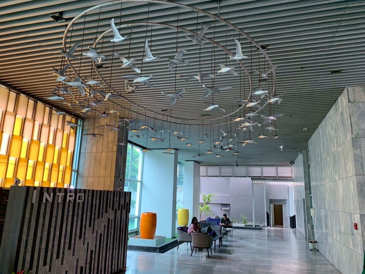 For SaleCondoSapankwai,Jatujak : Intro Yothin Condo for sale, large room 75.64 sqm. 2 bedrooms with a city view, convenient to travel in the middle of Phayathai near the train.