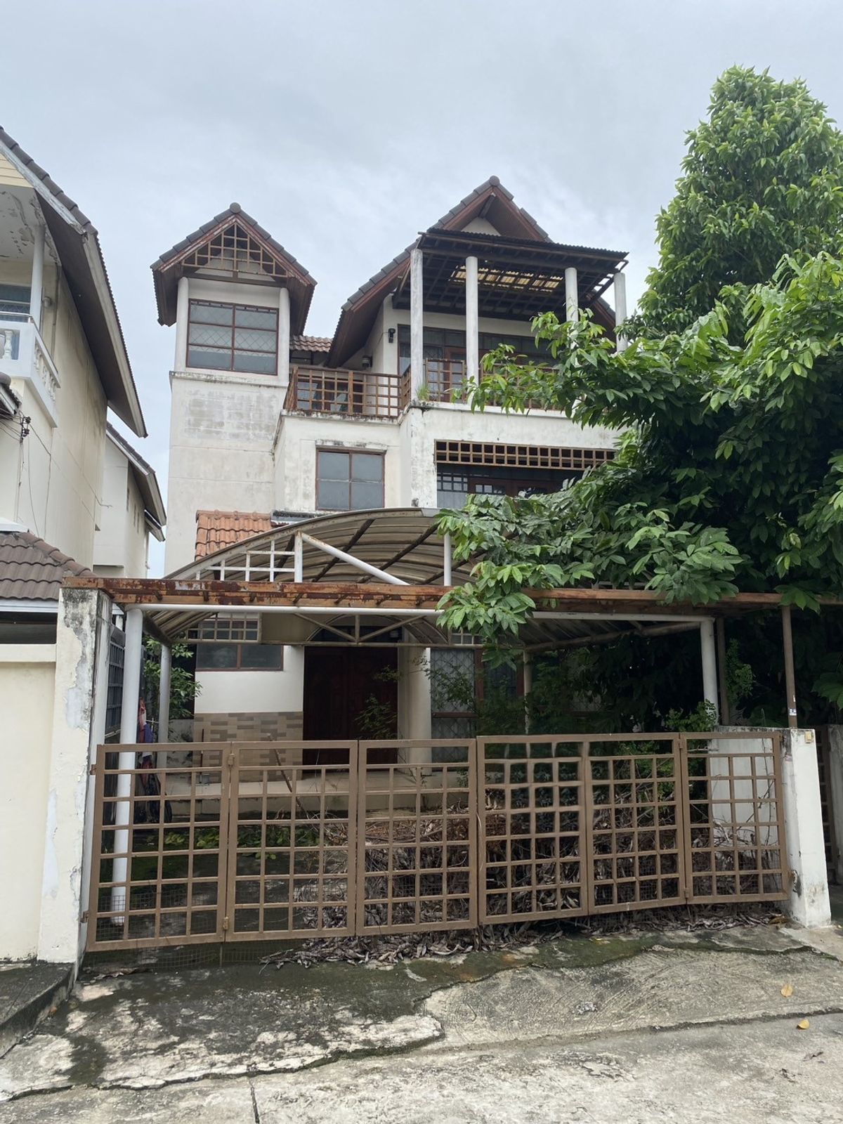 บ้านแจ้งวัฒนะ เมืองทอง : ขายและให้เช่า หมู่บ้านสายลม ถนนแจ้งวัฒนะ ตำบลปากเกร็ด อำเภอปากเกร็ด จังหวัดนนทบุรี