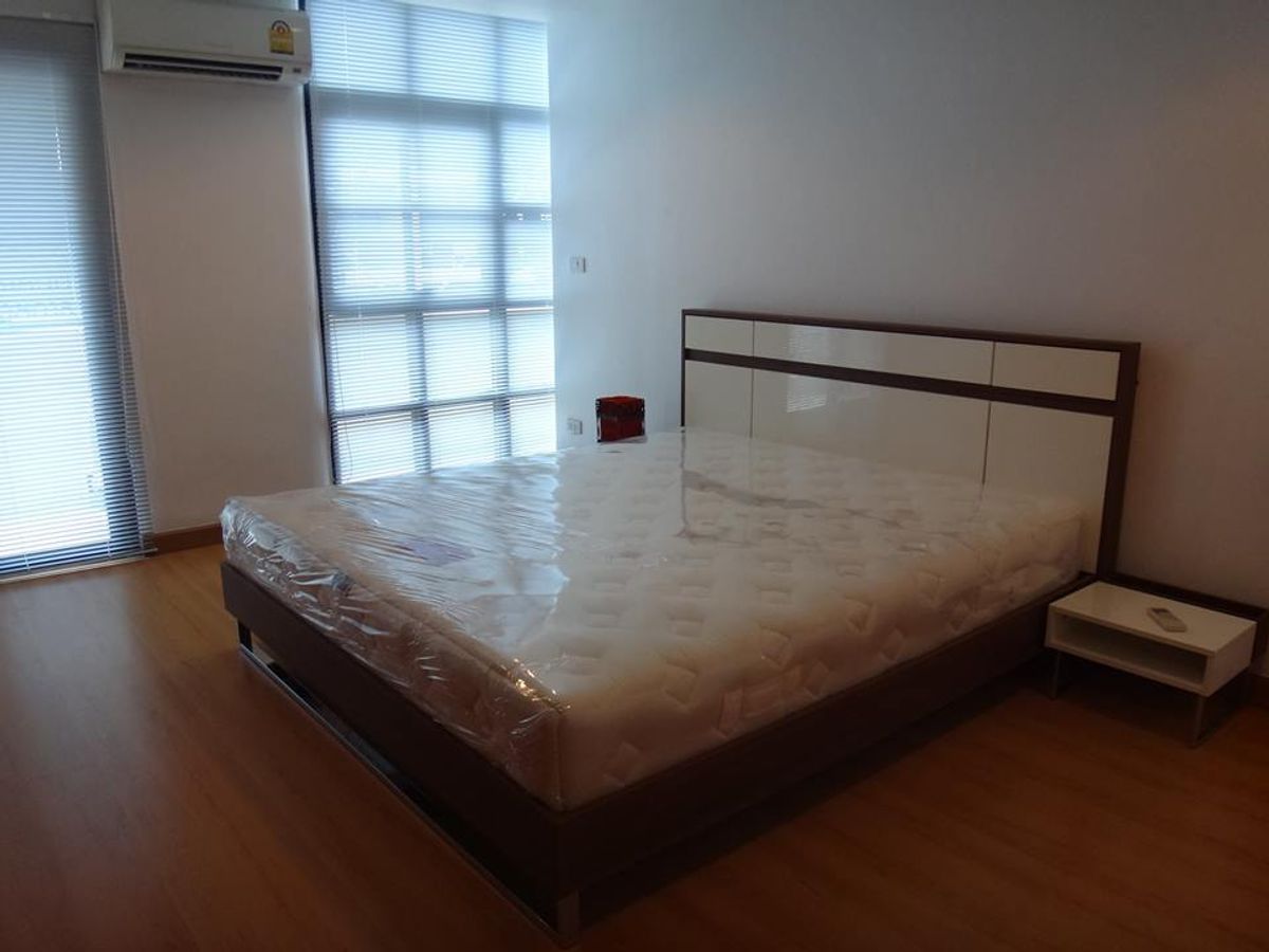 For RentCondoSilom, Saladaeng, Bangrak : Silom Terrace for rent, 50,000 baht [TTr250941]