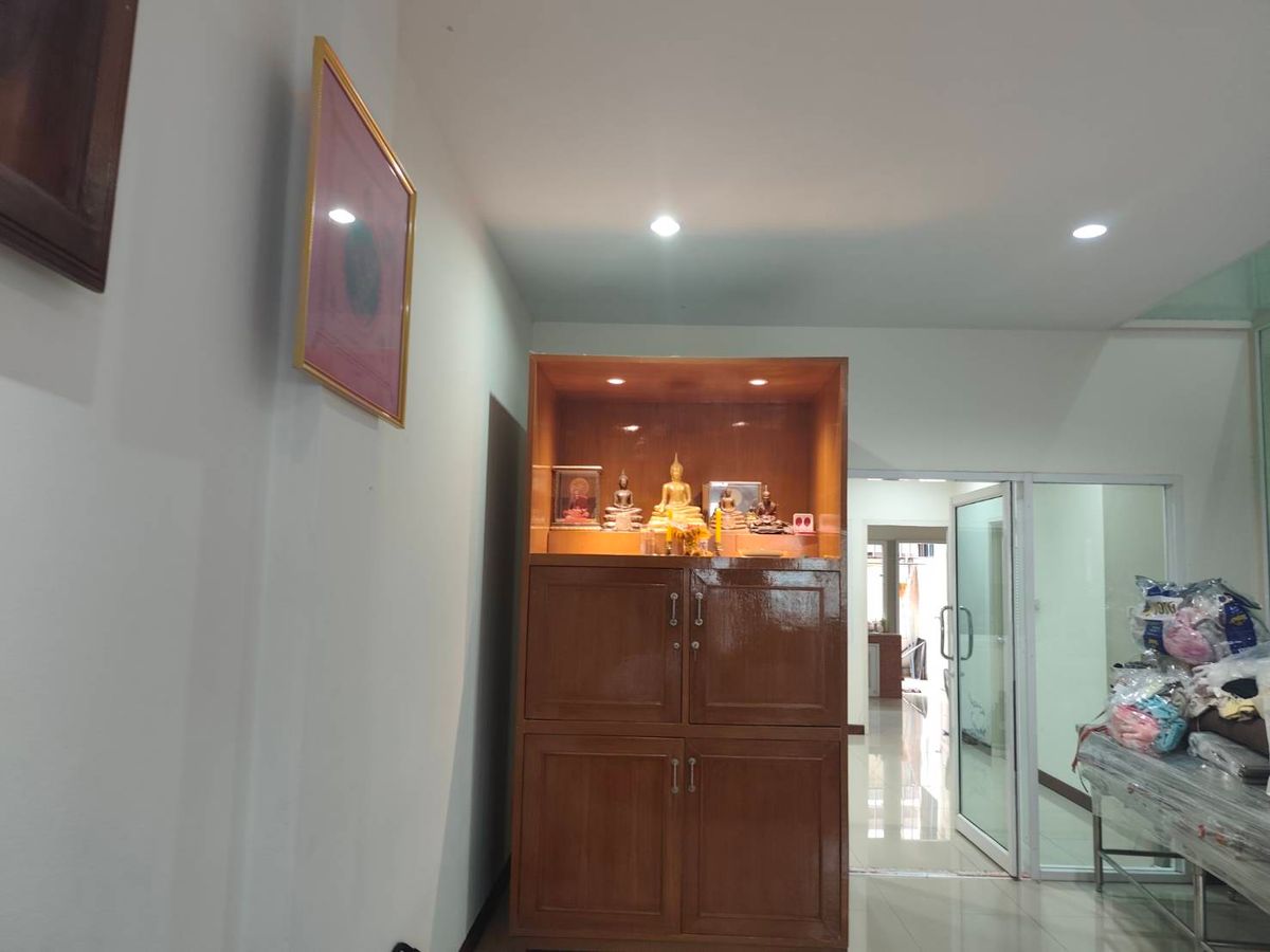 ขายทาวน์โฮมลาดพร้าว เซ็นทรัลลาดพร้าว : ขายทาวน์โฮม 3 ชั้น บ้านบดินทร์ เอ็กซ์คลูซีฟ ลาดพร้าว 112 ใกล้รถไฟฟ้าสายสีเหลือง