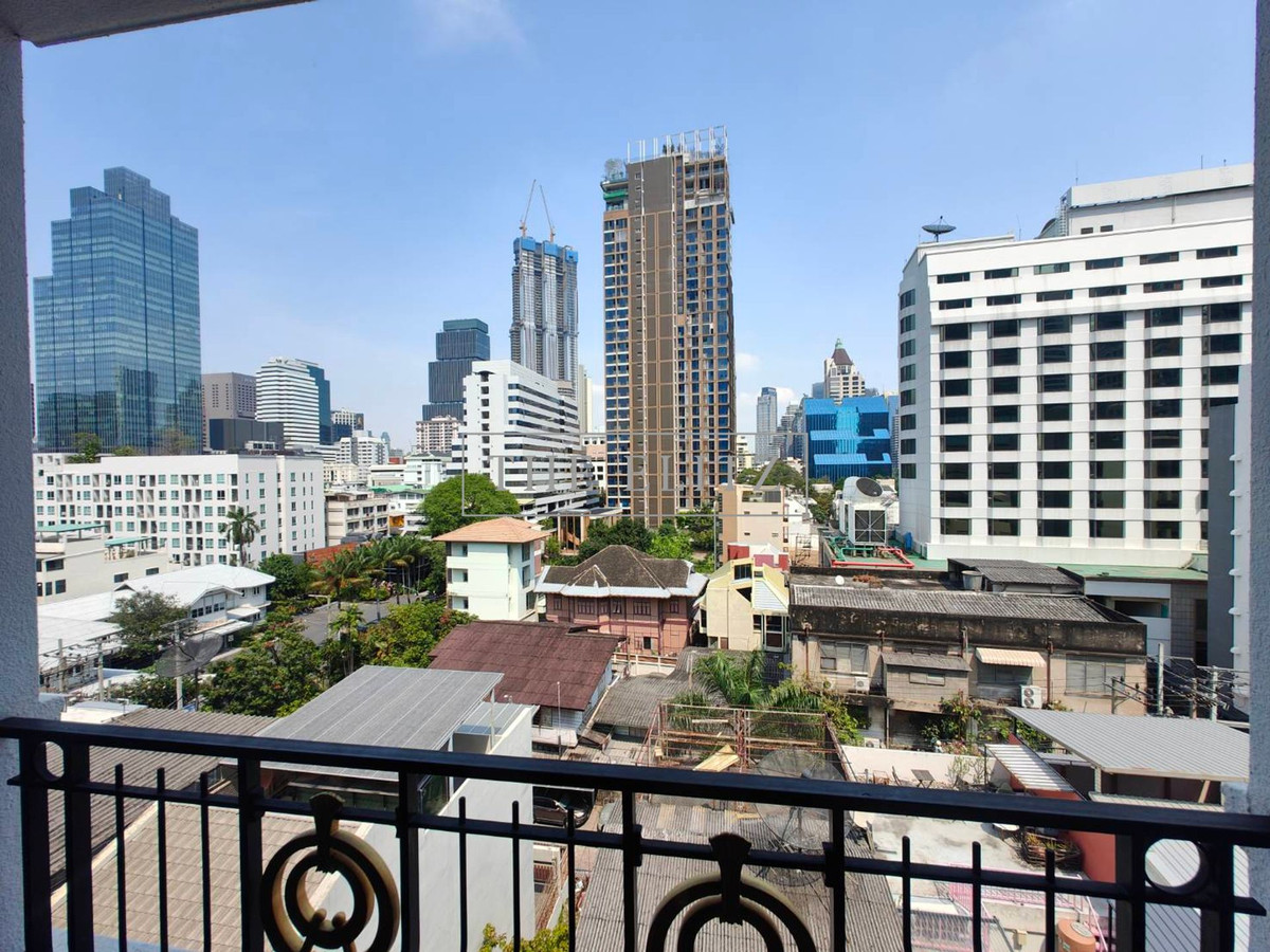 For RentCondoSilom, Saladaeng, Bangrak : ✨ Stay comfortable like Rare Unit at Pipat Place, near BTS Sala Daeng ✔