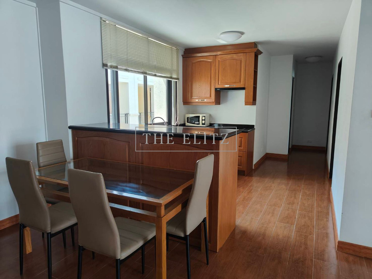 For RentCondoSilom, Saladaeng, Bangrak : ✨ Stay comfortable like Rare Unit at Pipat Place, near BTS Sala Daeng ✔