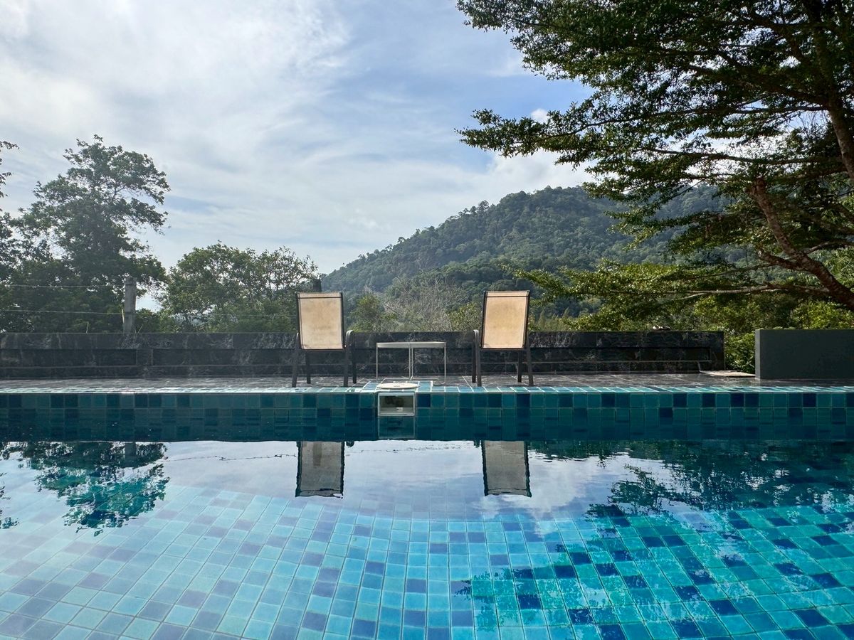 For SaleHotel&Apartment BusinessPhuket : Sell ​​Ananda Place Resort, Ko Kaew, Mueang District, Phuket Province, with another 1 rai of empty land, a total area of ​​more than 2 and a half rai.