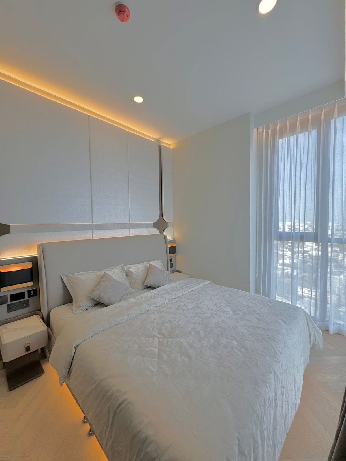For RentCondoSukhumvit, Asoke, Thonglor : ST271 Park Origin Thonglor — Premium Condo in the Heart of the City