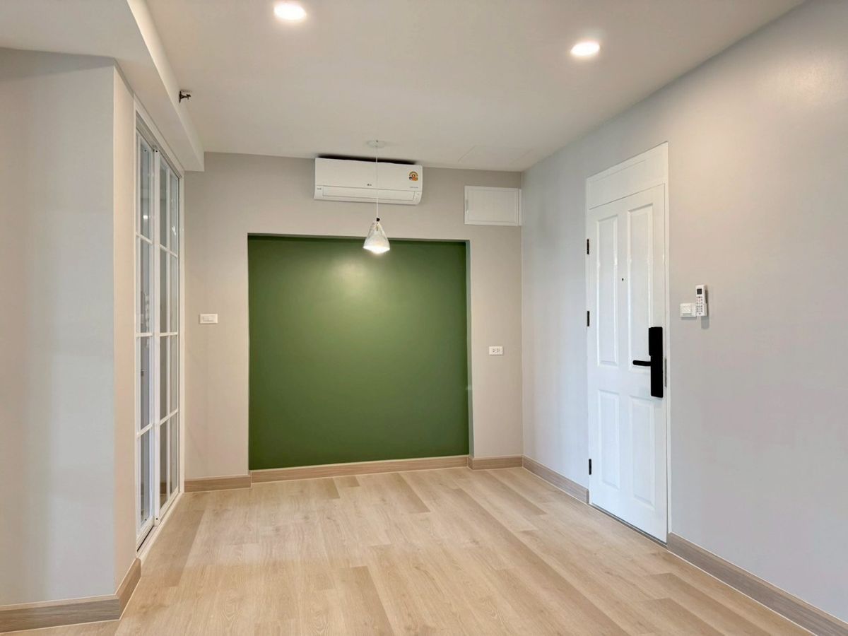 For SaleCondoPattanakan, Srinakarin : Supalai Park Srinakarin Condo for sale, near Sri Udom Line