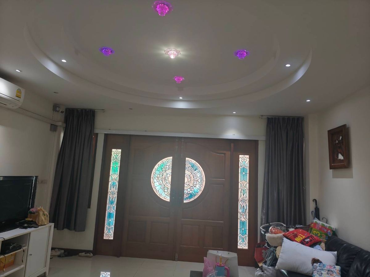 ขายทาวน์โฮมลาดพร้าว เซ็นทรัลลาดพร้าว : ขายทาวน์โฮม 3 ชั้น บ้านบดินทร์ เอ็กซ์คลูซีฟ ลาดพร้าว 112 ใกล้รถไฟฟ้าสายสีเหลือง