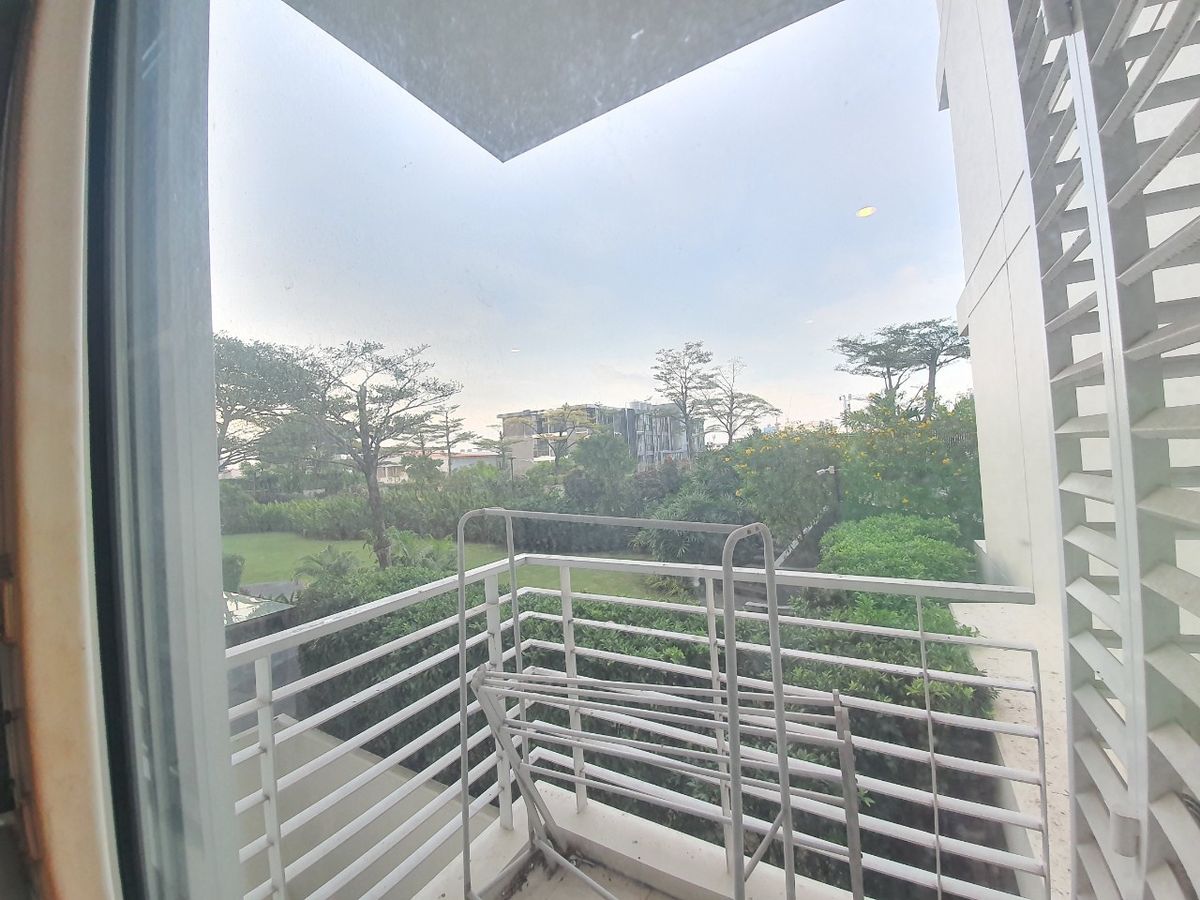 ขายคอนโดวงเวียนใหญ่ เจริญนคร : ขายคอนโด Villa Sathorn ( วิลล่า สาทร ) ติดรถไฟฟ้า BTS กรุงธนบุรี ( วิวสวน )