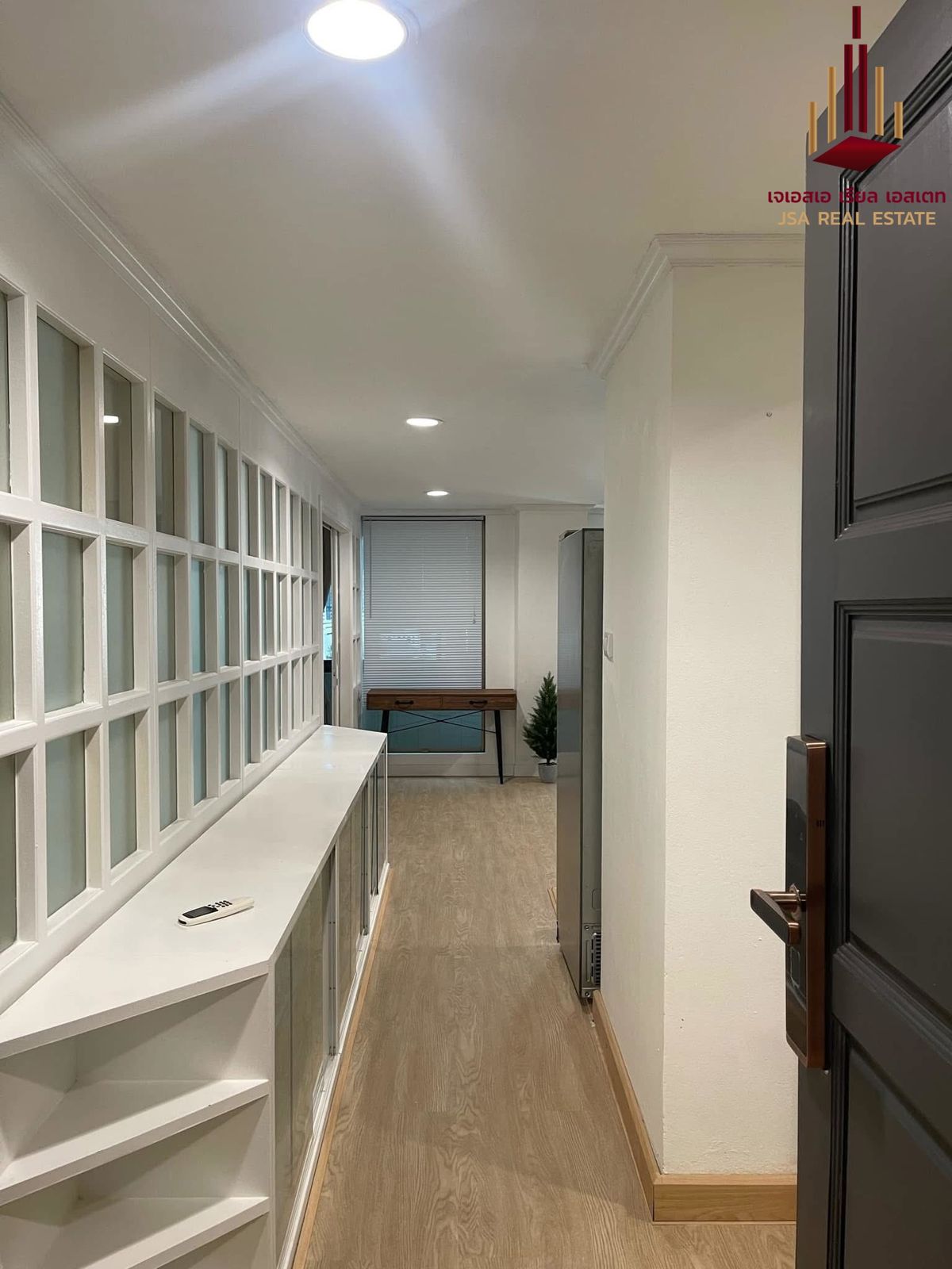 ให้เช่าคอนโดสีลม ศาลาแดง บางรัก : ✨ For Rent: Diamond Tower ✨ Only 32,000 THB/month 💰