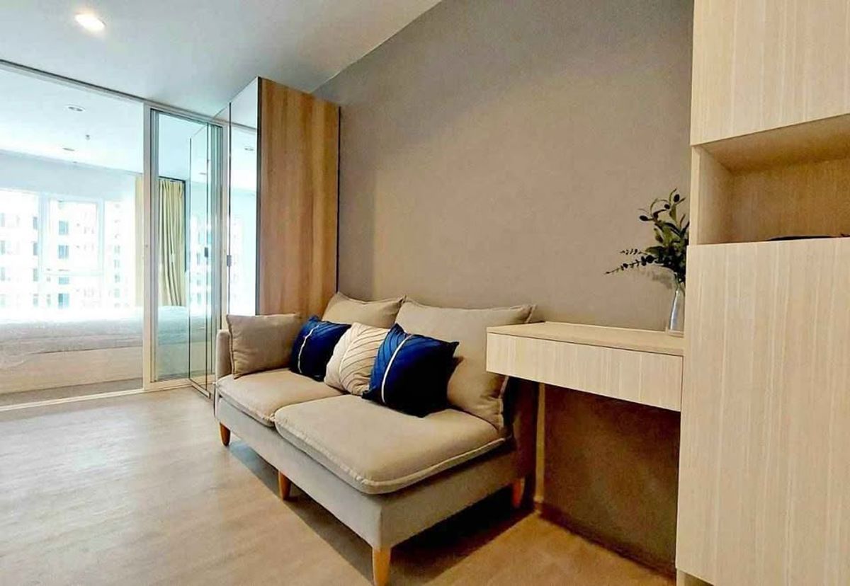 For RentCondoBangna, Bearing, Lasalle : 🔥 Rent Regent Home Bangna 🔥 📍 Near BTS Bangna only 800 meters 🚆 Convenient transportation
