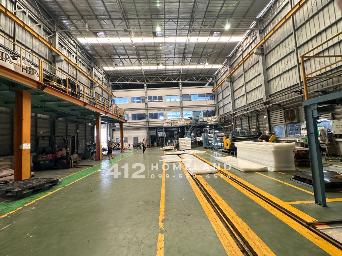 FactorySamut Prakan,Samrong : Selling/renting a factory-4,200 square meters of warehouse, with a license 4, correct, good location on the main road, big car, comfortable Bangsai - Bang Bo Samut Prakan