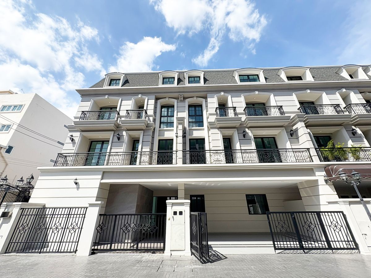 For SaleTownhomeSathorn, Narathiwat : ✨ Luxury European Classic 4-storey corner townhome — featuring 2 combined units and a grand 812 sqm. usable area, the largest in Rama III! ✨