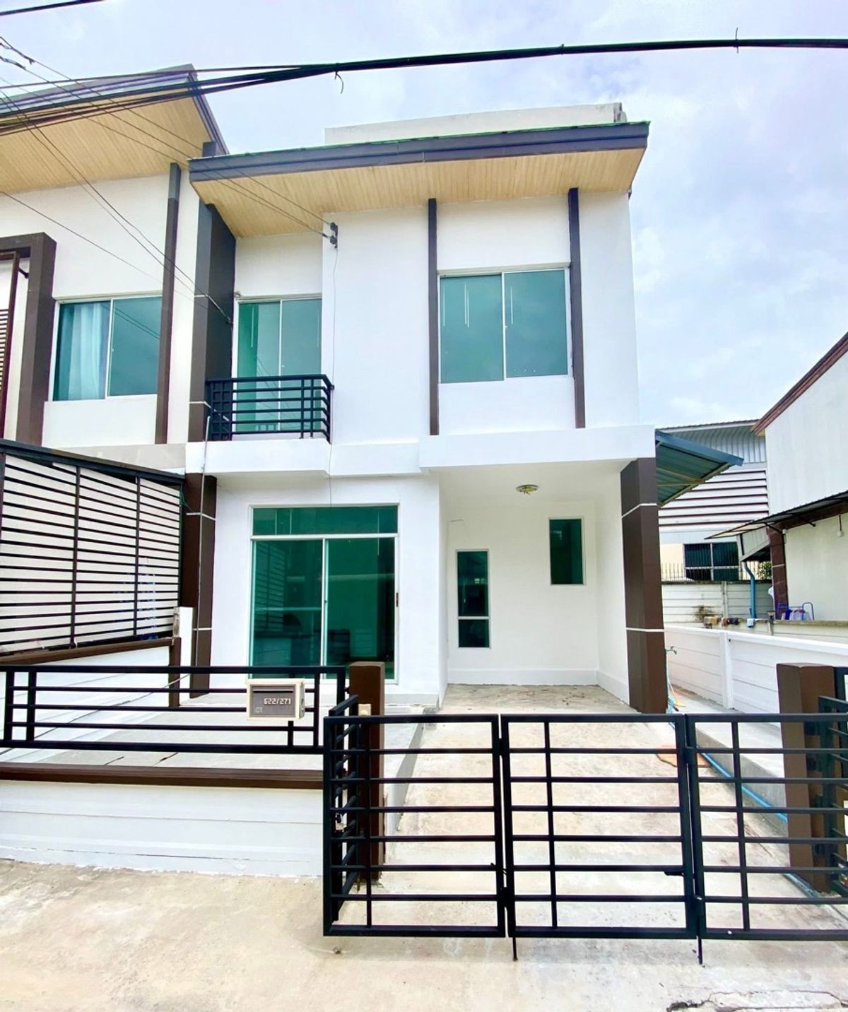 ให้เช่าทาวน์โฮมพระราม 2 บางขุนเทียน : 🏡 ให้เช่า Casa City บางขุนเทียน–พระราม 2
ทาวน์โฮม หลังมุม พื้นที่ 21.2 ตร.วา | 4 ห้องนอน | 2 ห้องน้ำ