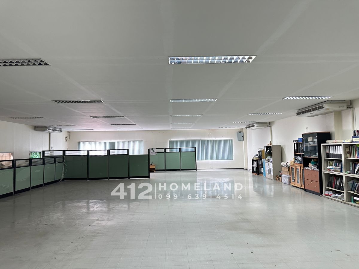 FactorySamut Prakan,Samrong : Selling/renting a factory-4,200 square meters of warehouse, with a license 4, correct, good location on the main road, big car, comfortable Bangsai - Bang Bo Samut Prakan