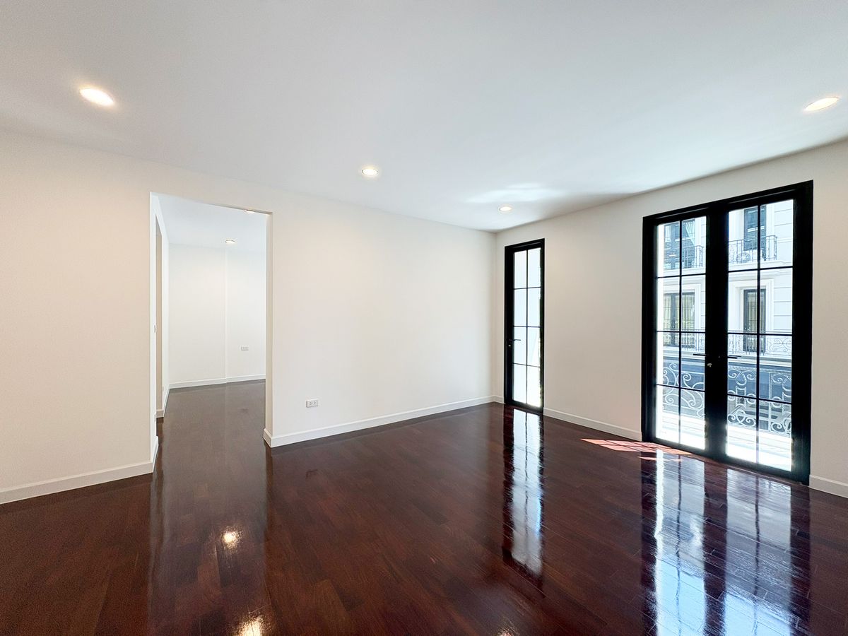 For SaleTownhomeSathorn, Narathiwat : ✨ Luxury European Classic 4-storey corner townhome — featuring 2 combined units and a grand 812 sqm. usable area, the largest in Rama III! ✨