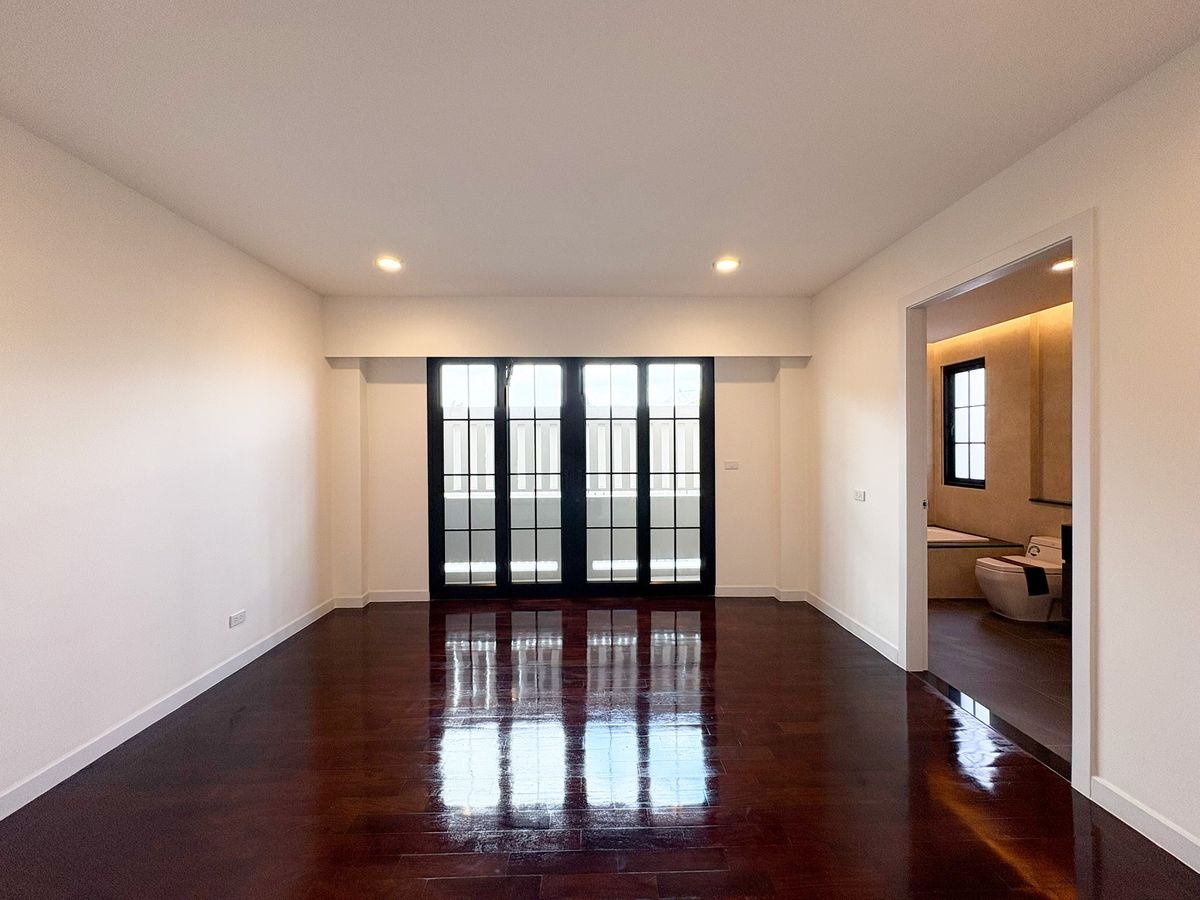 For SaleTownhomeSathorn, Narathiwat : ✨ Luxury European Classic 4-storey corner townhome — featuring 2 combined units and a grand 812 sqm. usable area, the largest in Rama III! ✨