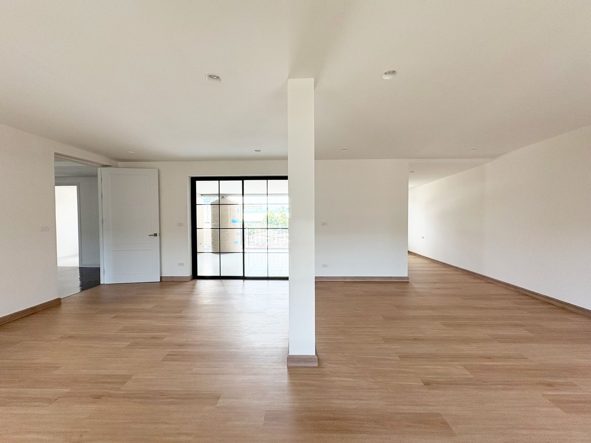 For SaleTownhomeSathorn, Narathiwat : ✨ Luxury European Classic 4-storey corner townhome — featuring 2 combined units and a grand 812 sqm. usable area, the largest in Rama III! ✨