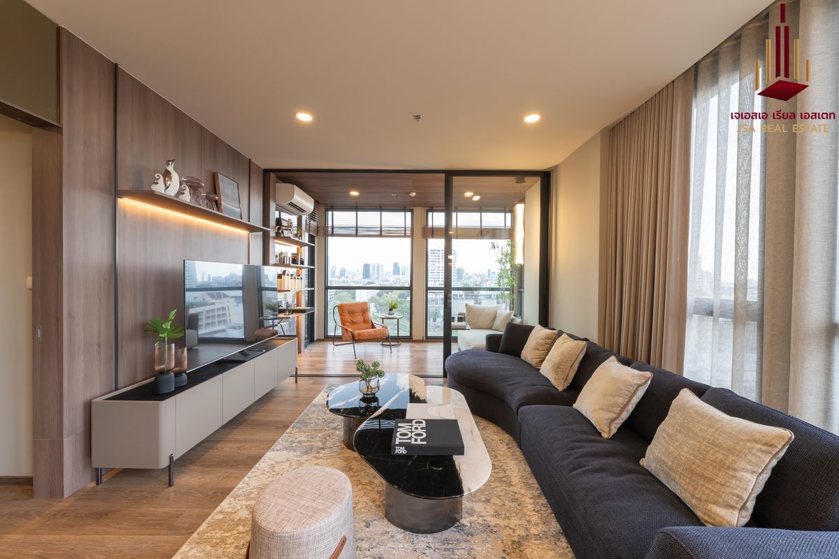 ขายคอนโดสาทร นราธิวาส : ✨ For Sale: The Issara Sathorn Condo ✨  💰 Only 17,440,000 THB