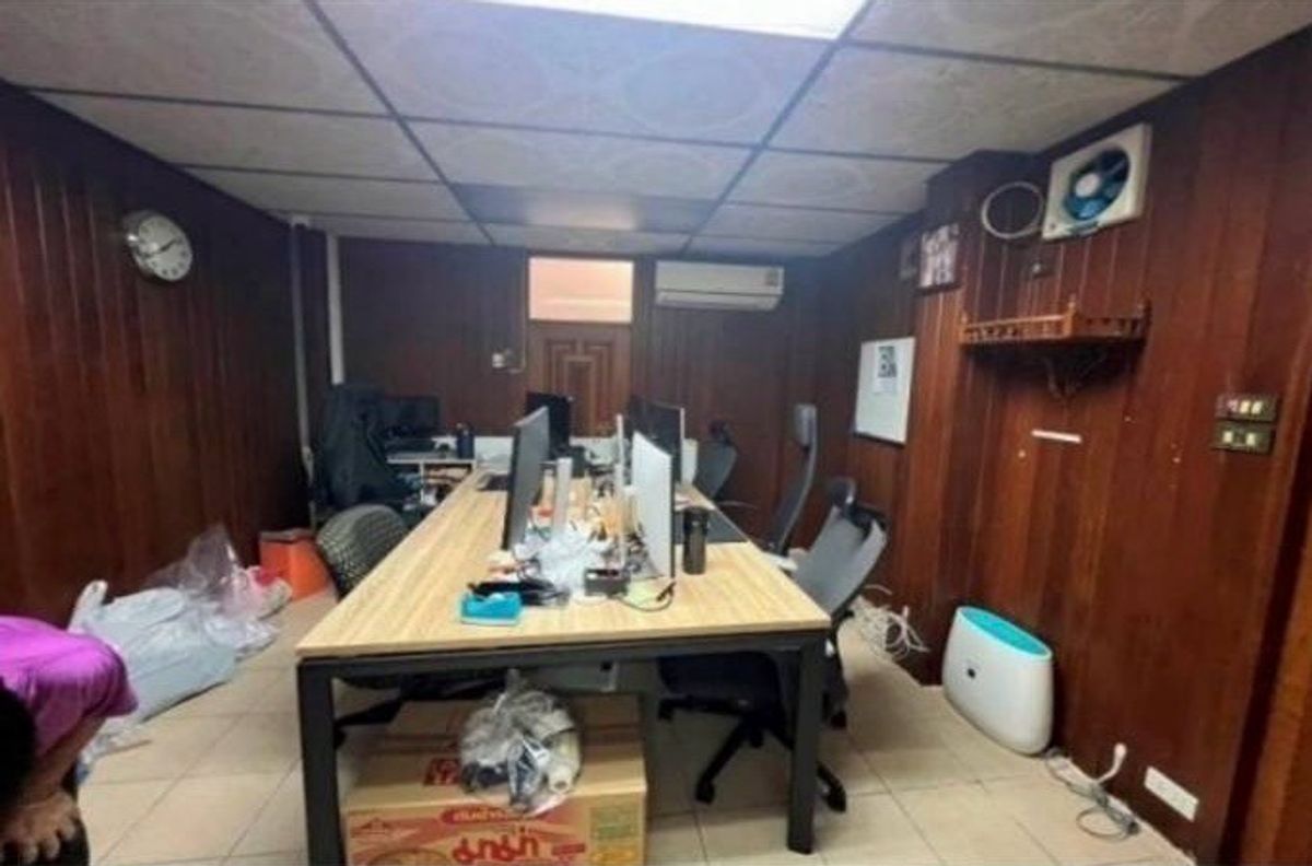 For SaleOfficeYaowarat, Banglamphu : 📢🔥 Price Reduced! 3-Storey Commercial Building (2 Units) near Chinatown–Wat Mangkon | Prime Location | 15.5 MB | Ideal for Office, Showroom, or Investment