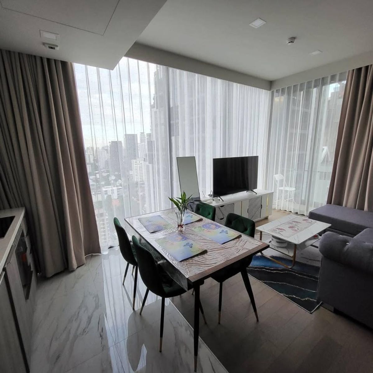 For RentCondoSukhumvit, Asoke, Thonglor : FOR RENT  2 BEDROOM 2 BATHROOM 70 SQ.M   FULLY FURNITURE   READY TO MOVE IN