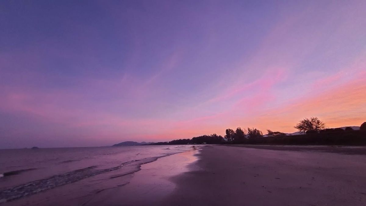 ขายคอนโดหัวหิน ประจวบคีรีขันธ์ : 📢✨ ดีลพิเศษที่ไม่ควรพลาด!คอนโดใหม่ ขาย 2 ยูนิต เพียง 7 ล้านบาท  เดินเพียง 200 เมตรถึงชายหาดเขาตะเกียบหัวหิน ติดสนามกอล์ฟสวนสน บรรยากาศเงียบสงบ น้ำทะเลใส ทรายละเอียด เดินทางสะดวกจากกรุงเทพ ใกล้ชุมชนและร้านอาหาร