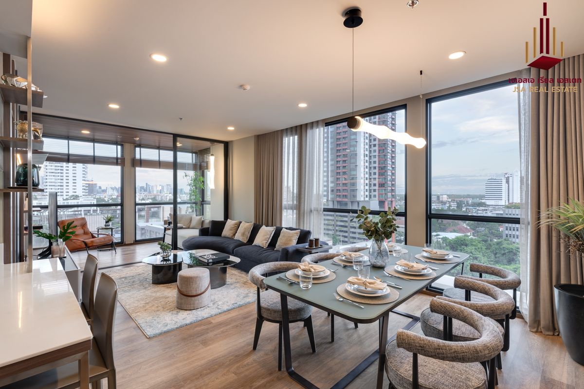 ขายคอนโดสาทร นราธิวาส : ✨ For Sale: The Issara Sathorn Condo ✨  💰 Only 17,440,000 THB