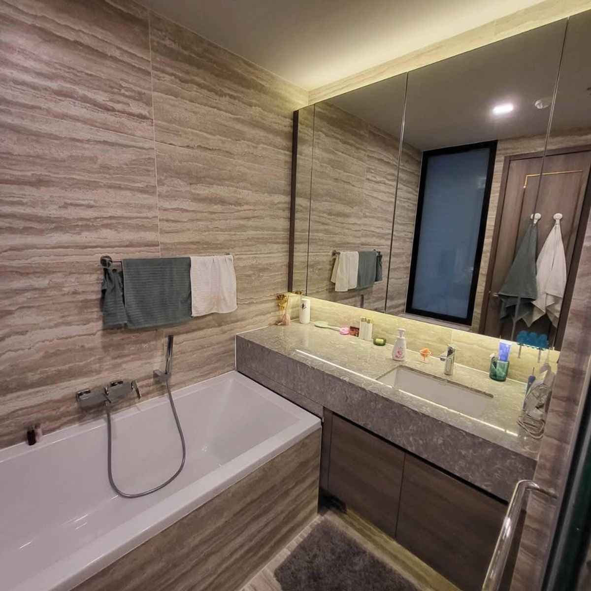 For RentCondoSukhumvit, Asoke, Thonglor : For Rent 2 Bedroom 2 Bathroom 70 SQ.M Fully Furniture Ready to Move in