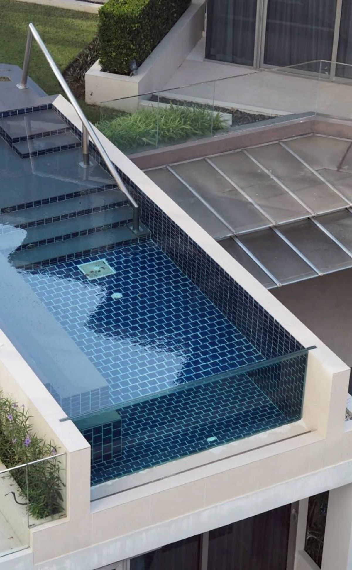 ขายคอนโดหัวหิน ประจวบคีรีขันธ์ : 📢✨ ดีลพิเศษที่ไม่ควรพลาด!คอนโดใหม่ ขาย 2 ยูนิต เพียง 7 ล้านบาท  เดินเพียง 200 เมตรถึงชายหาดเขาตะเกียบหัวหิน ติดสนามกอล์ฟสวนสน บรรยากาศเงียบสงบ น้ำทะเลใส ทรายละเอียด เดินทางสะดวกจากกรุงเทพ ใกล้ชุมชนและร้านอาหาร