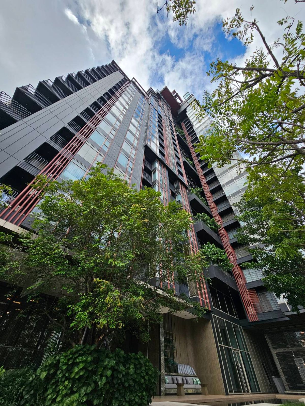 For SaleCondoSukhumvit, Asoke, Thonglor : The best price RHYTHM EKKAMAI ESTATE 082 414 4265