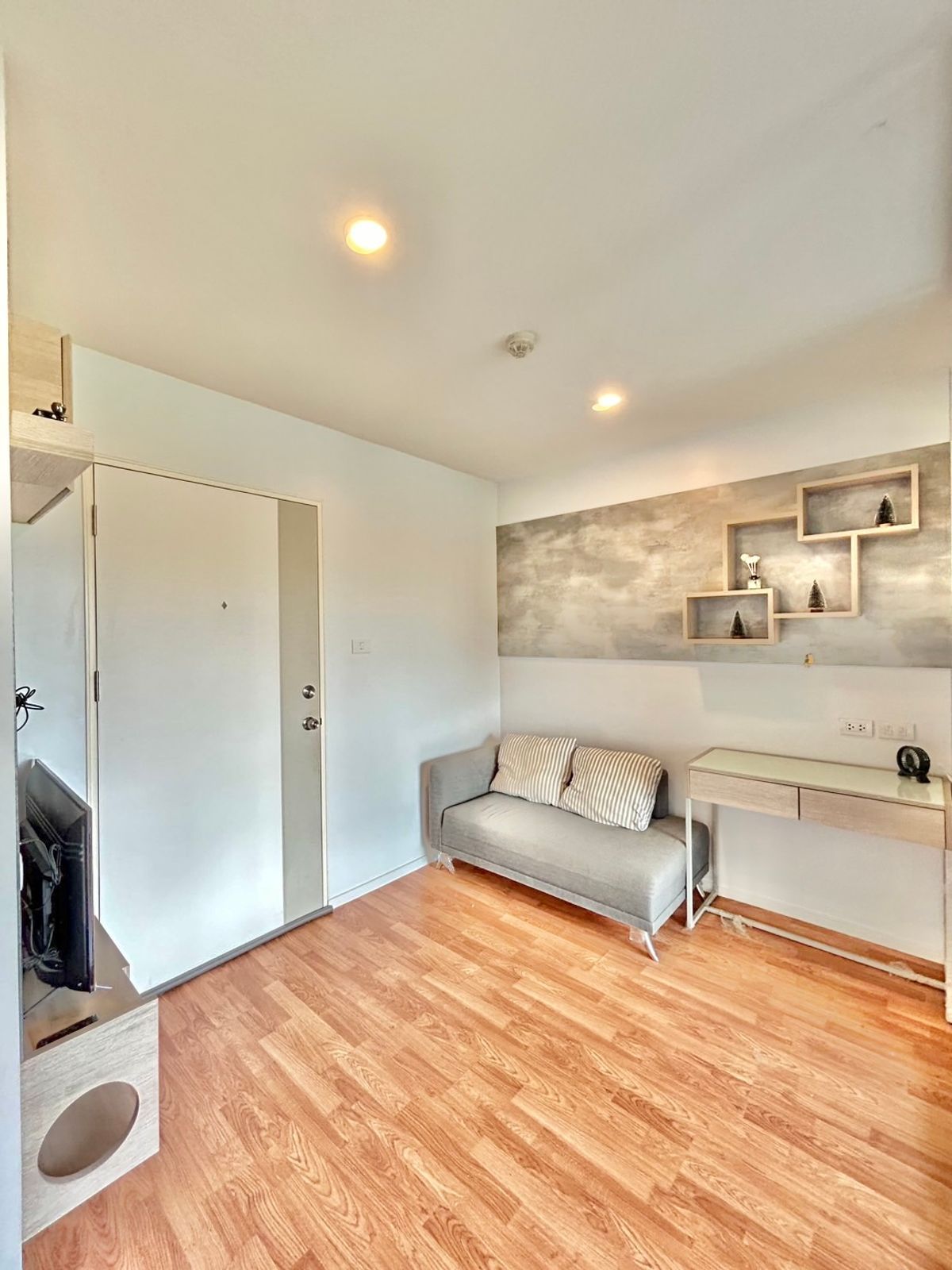 For SaleCondoSamut Prakan,Samrong : Urgent sale 📍 Lumpini Ville Sukhumvit 76 - Bearing Station 📍 Fully furnished and equipped with appliances