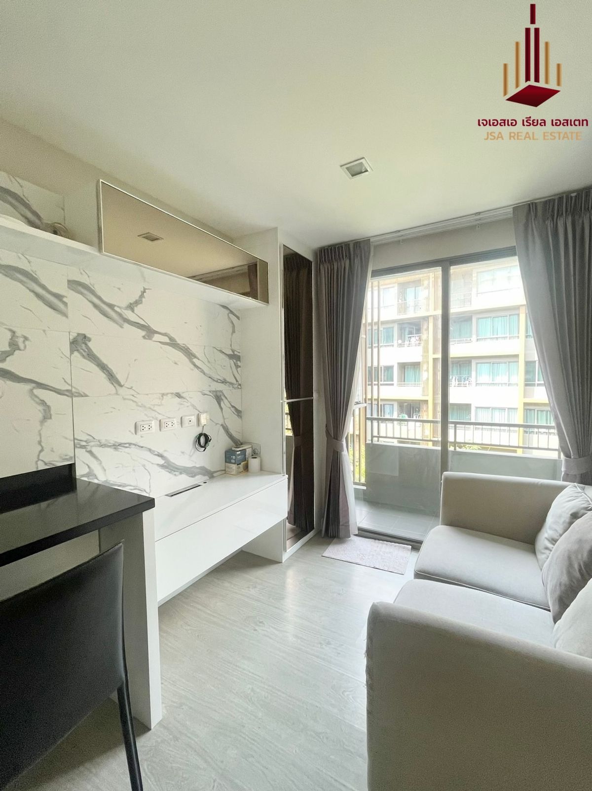 For SaleCondoRatchadapisek, Huaikwang, Suttisan : ✨ For Sale: Metro Luxe Ratchada Condo ✨ 💰 ONLY 2,690,000 THB