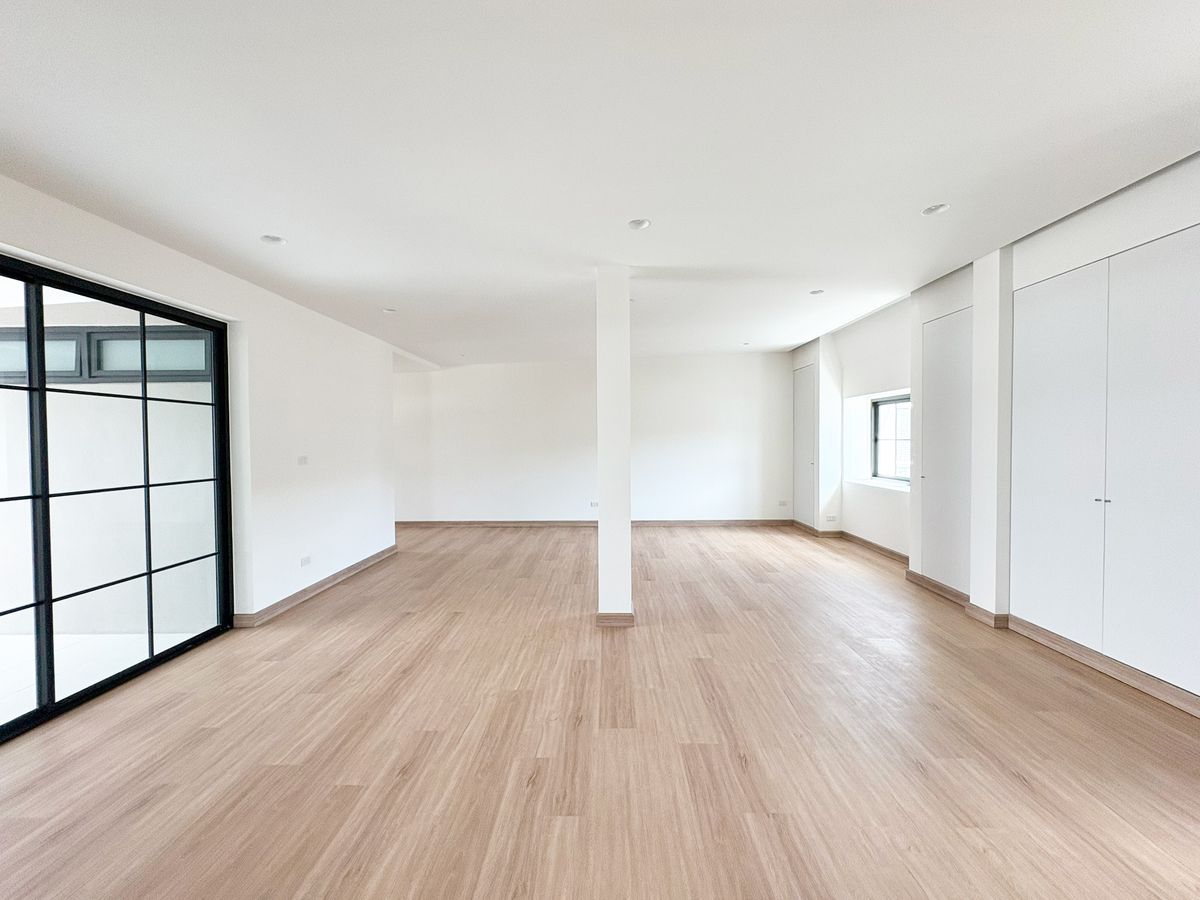 For SaleTownhomeSathorn, Narathiwat : ✨ Luxury European Classic 4-storey corner townhome — featuring 2 combined units and a grand 812 sqm. usable area, the largest in Rama III! ✨