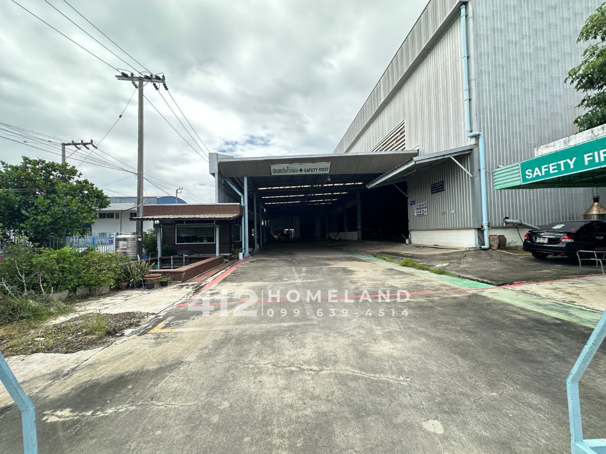 FactorySamut Prakan,Samrong : Selling/renting a factory-4,200 square meters of warehouse, with a license 4, correct, good location on the main road, big car, comfortable Bangsai - Bang Bo Samut Prakan